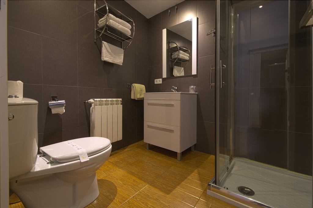 לאון Hostal Misericordia מראה חיצוני תמונה